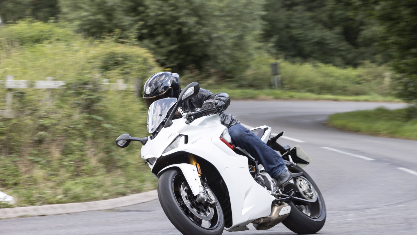 2021 SuperSport 950 S Visordown Review